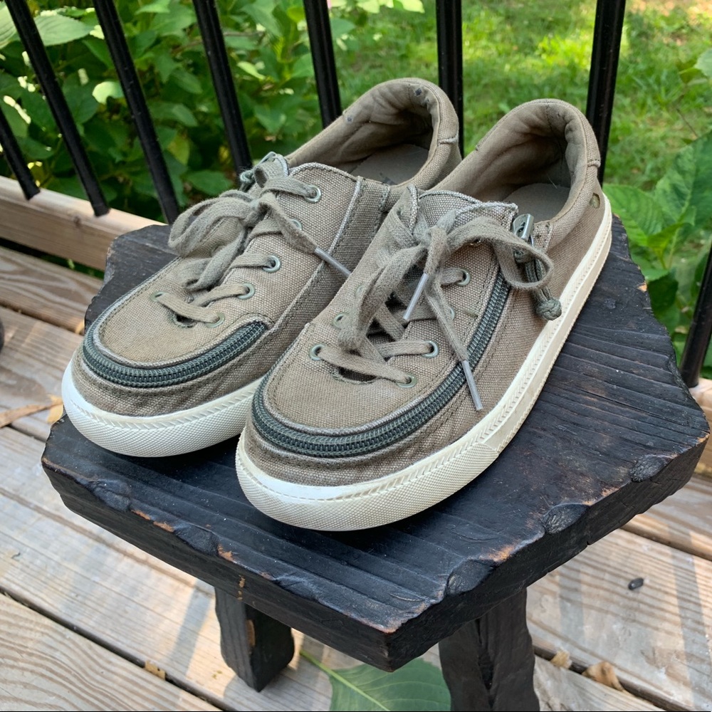 Billy Olive Green Classic Lace Low Zipper Shoes